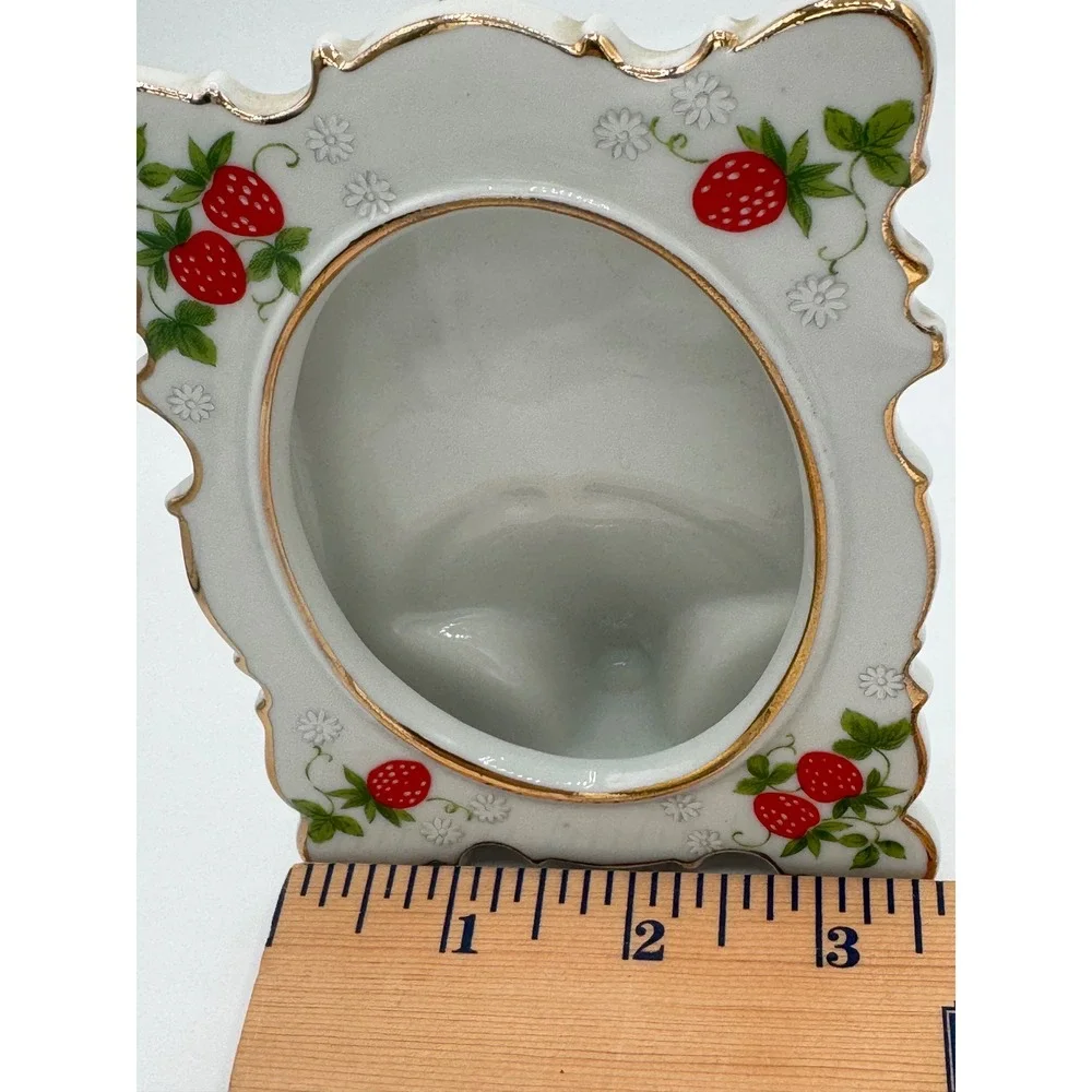 Vintage Enesco Japan Ceramic Strawberry Picture Frame Gold Trim Small Oval White